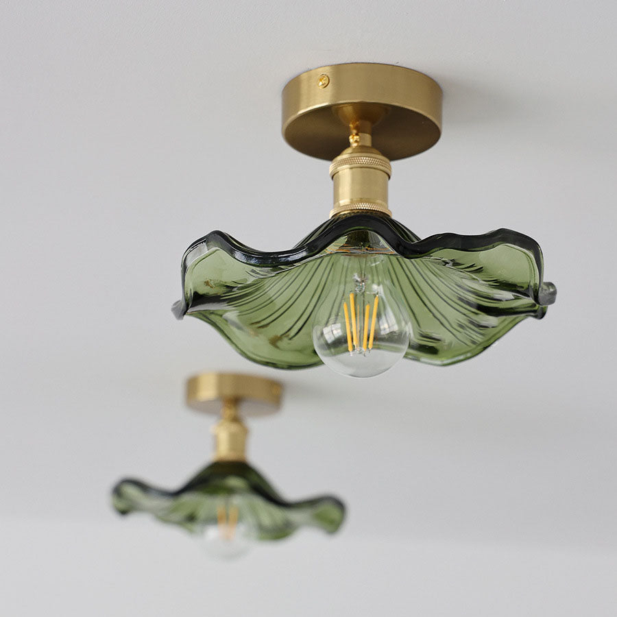 Blomsterformet LED loftlampe i glas og metal med hibiscusdesign | Zélie