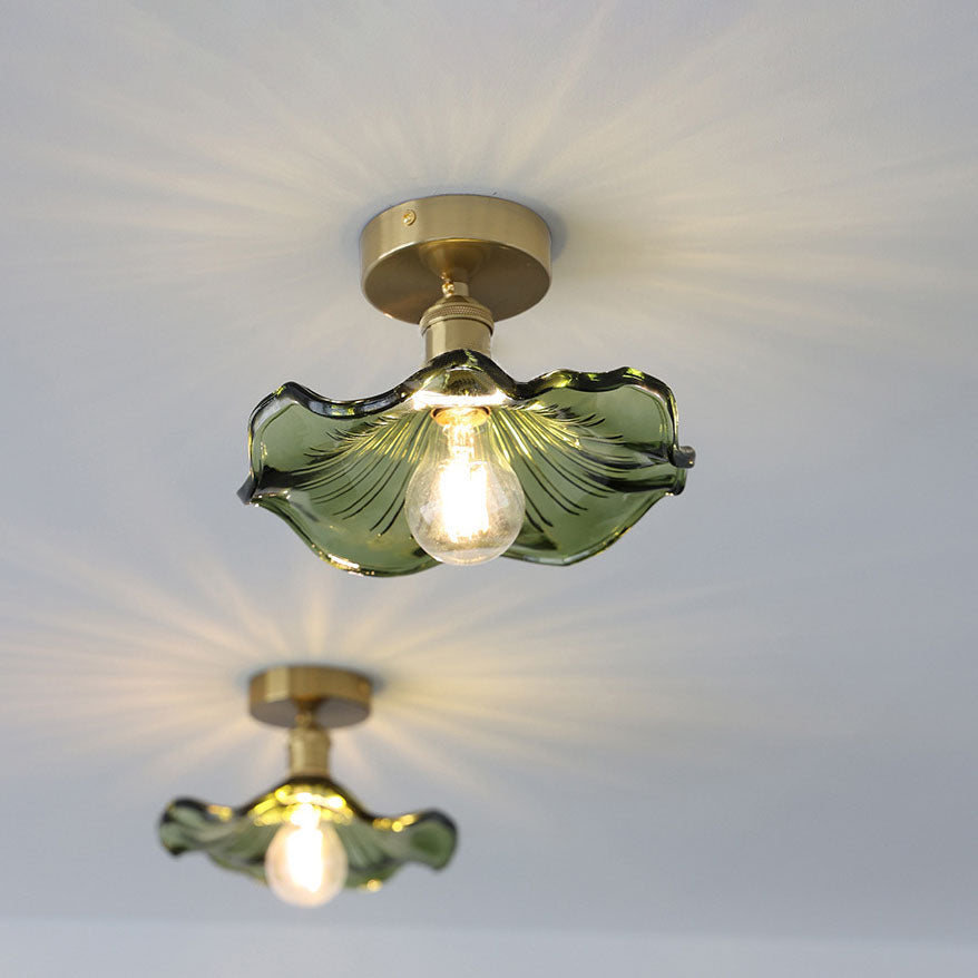 Blomsterformet LED loftlampe i glas og metal med hibiscusdesign | Zélie