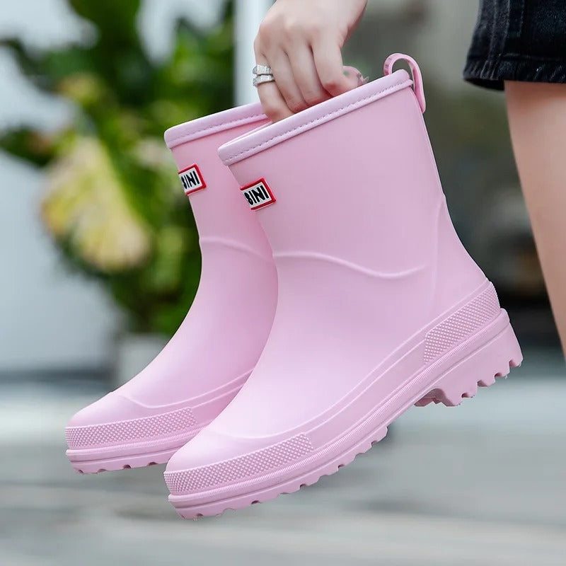 Ankelstøvler til kvinder i PVC med slip-on design og lukket tå | Amélie