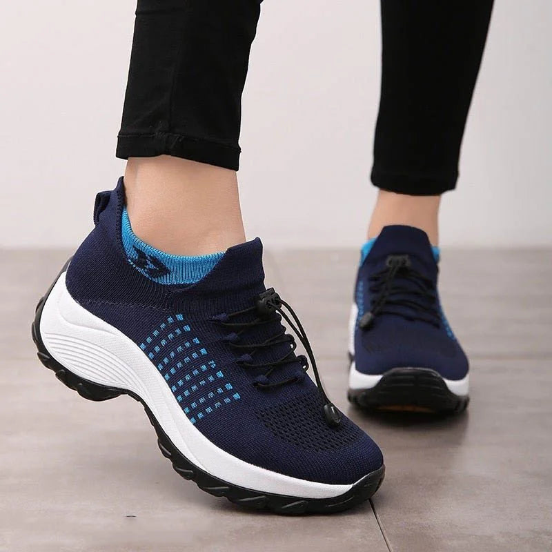 Slip-on damesneakers med mesh og platformssål | Elvara