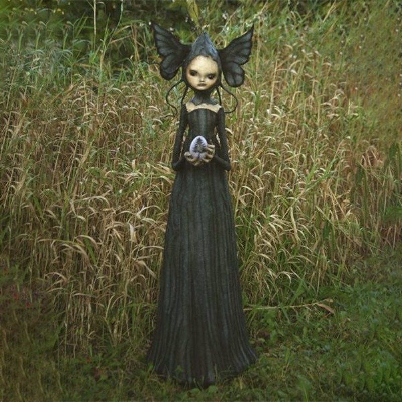 Gotisk Heksefigur med Dekorativ Stav Halloween Resin | ShadowHex