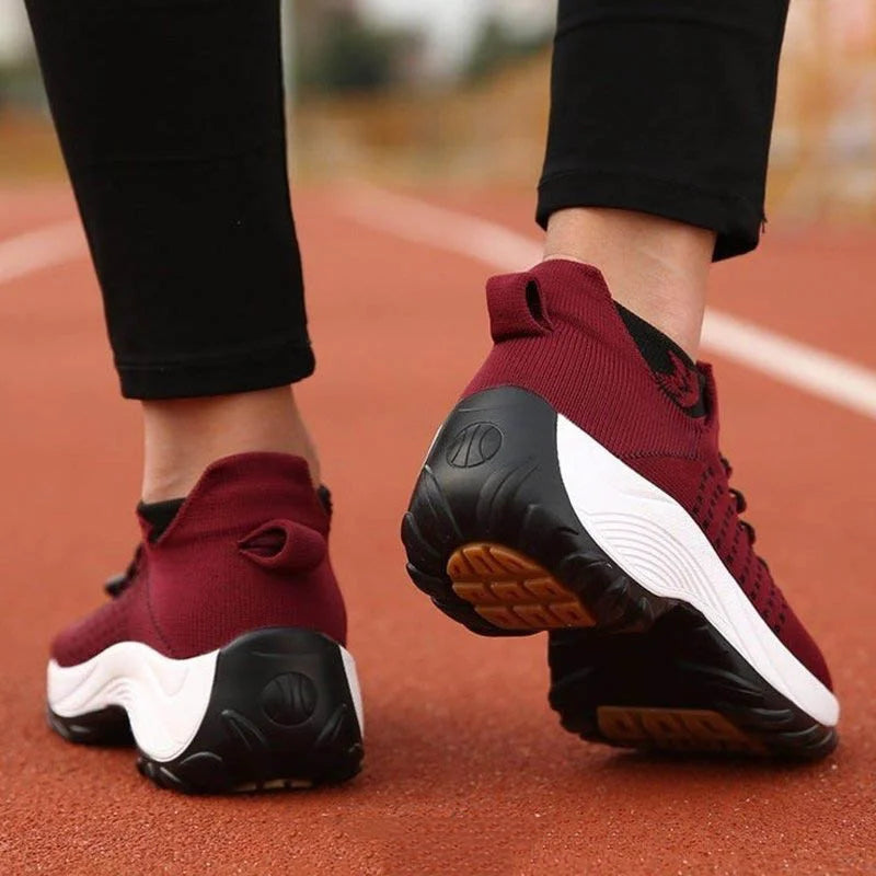 Slip-on damesneakers med mesh og platformssål | Elvara