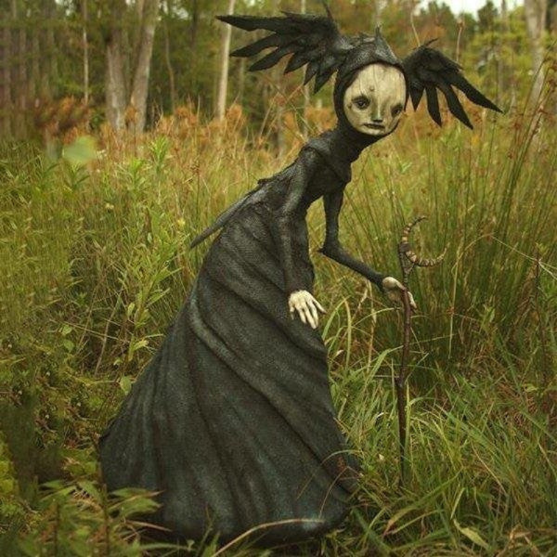 Gotisk Heksefigur med Dekorativ Stav Halloween Resin | ShadowHex
