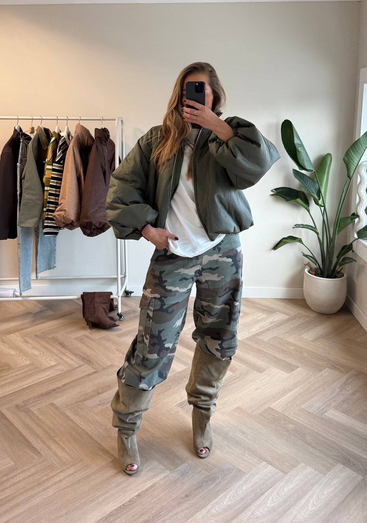 Camouflage cargojeans til kvinder med stretch-talje og afslappet hverdagsdesign | Honorine