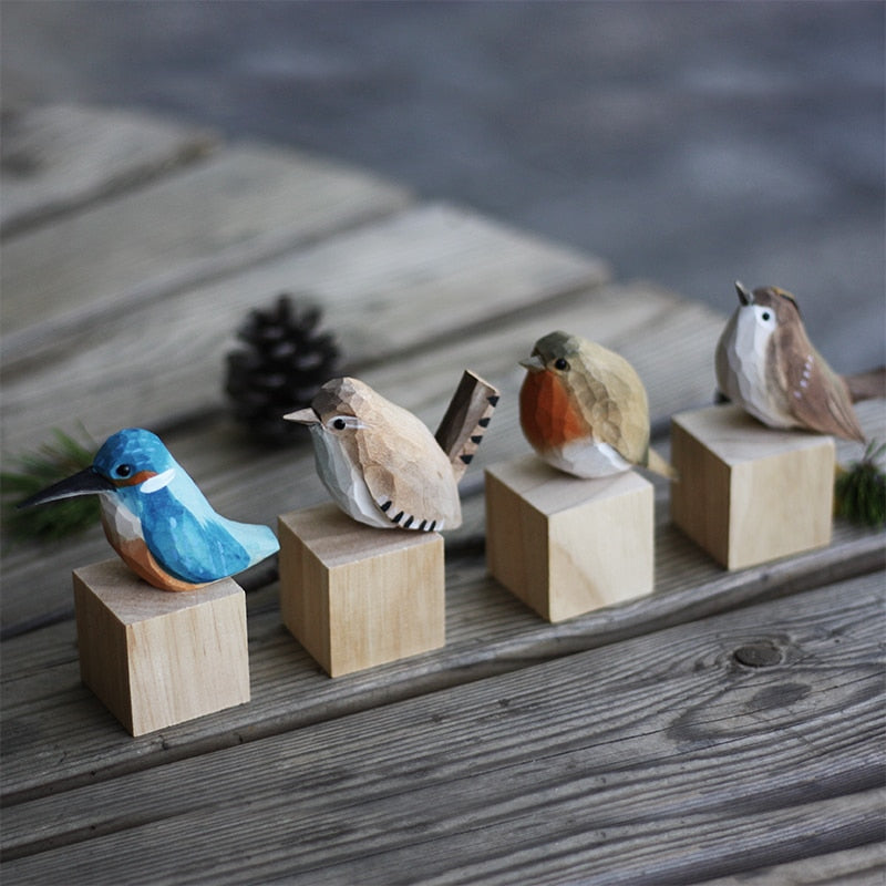 Træfigur med Håndlavet Fugledesign | Aviora