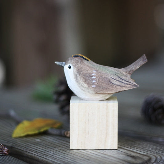 Træfigur med Håndlavet Fugledesign | Aviora