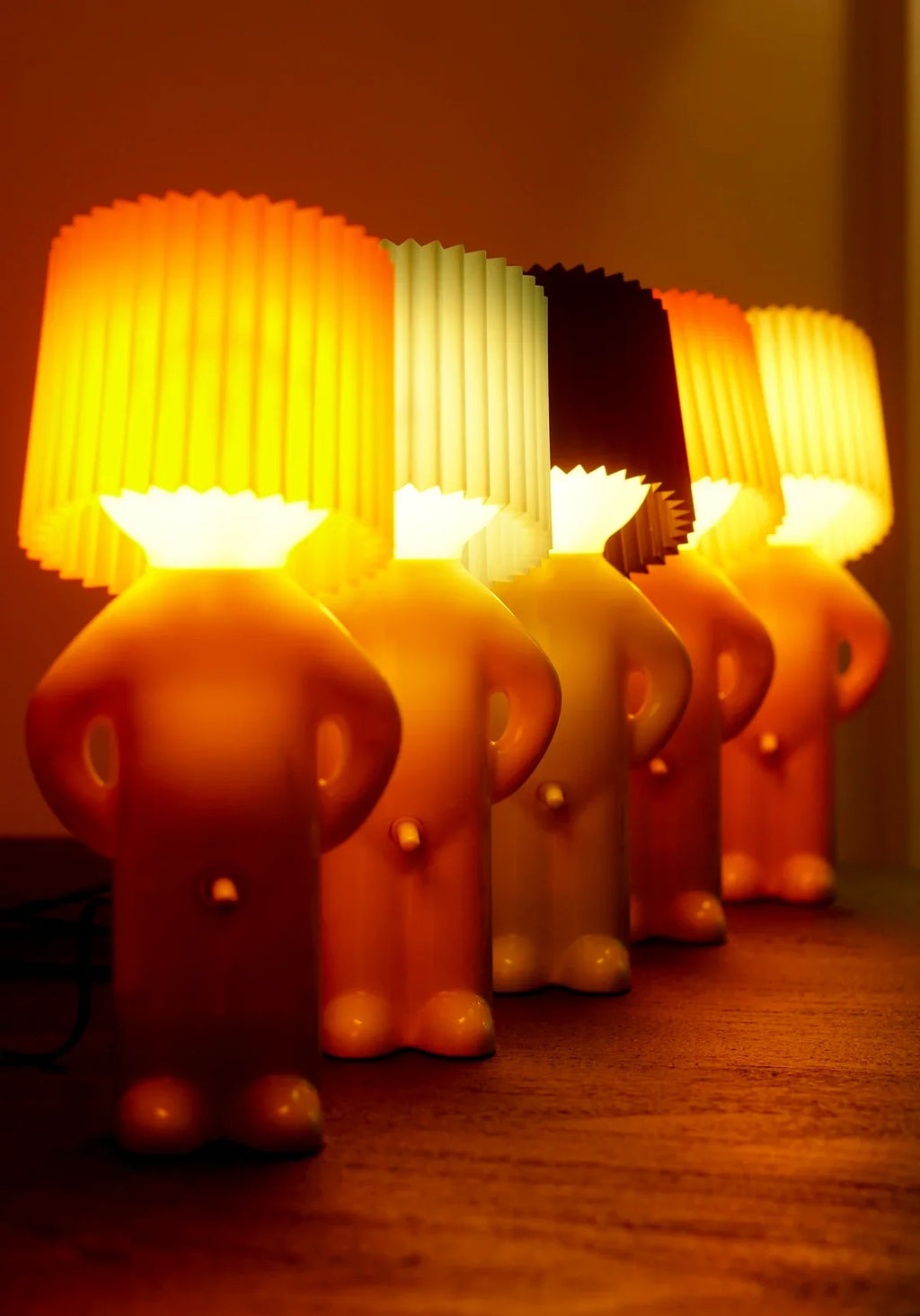 Natlampe LED Foldedesign med glædelig charme | Luminexo