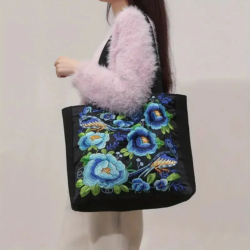 Tote taske med broderi og struktureret canvas design | Estrella