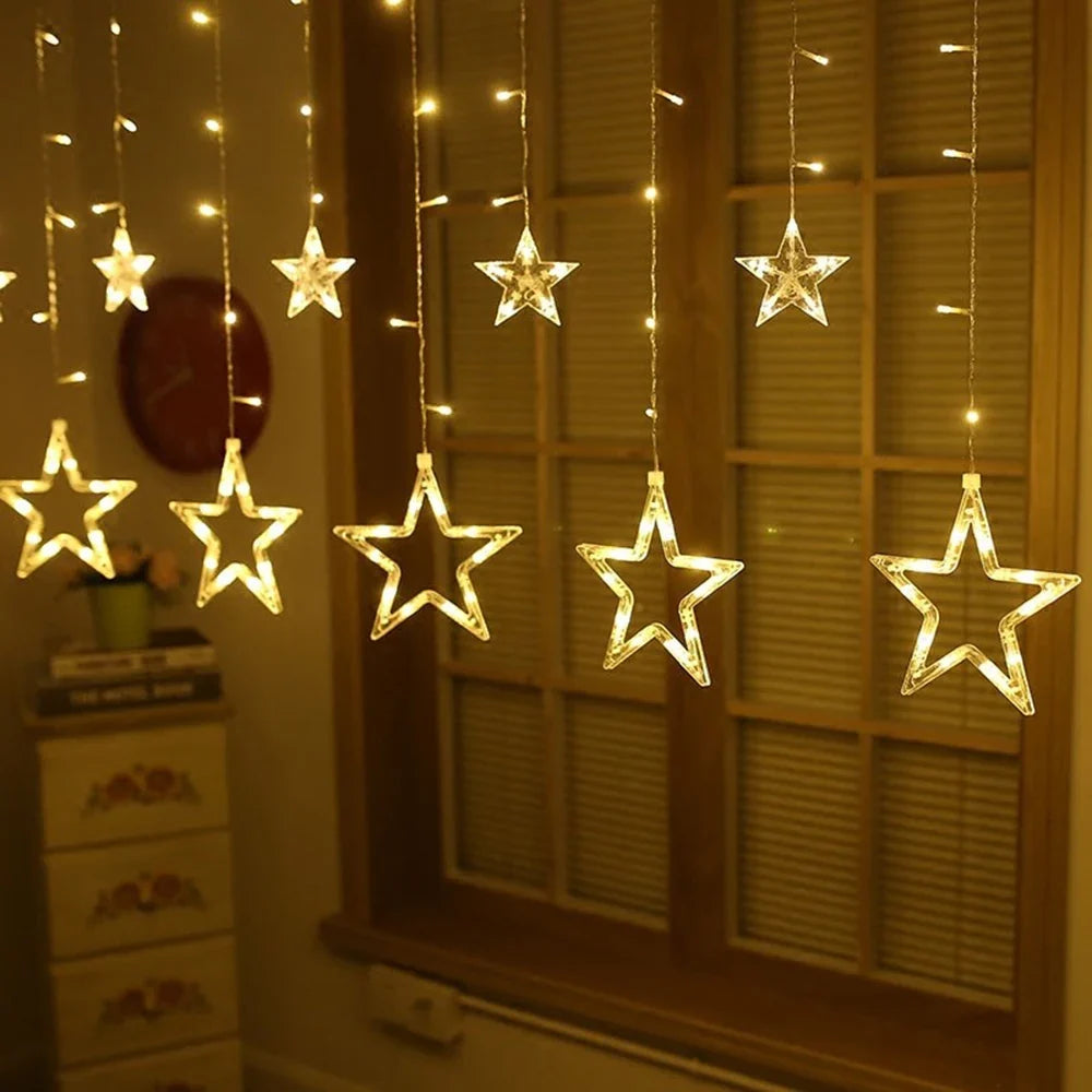 Dekorativt LED-lysgardin med stjerner og 8 indstillinger | Lysia