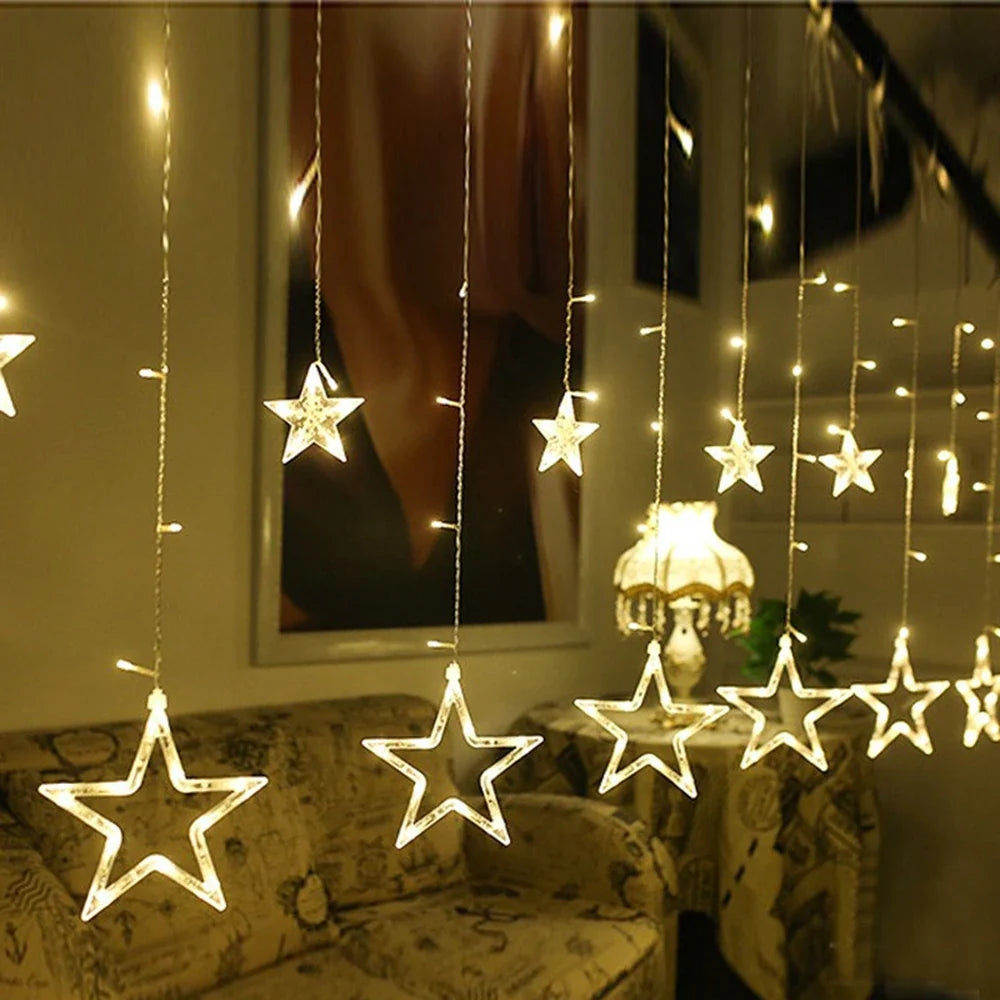 Dekorativt LED-lysgardin med stjerner og 8 indstillinger | Lysia