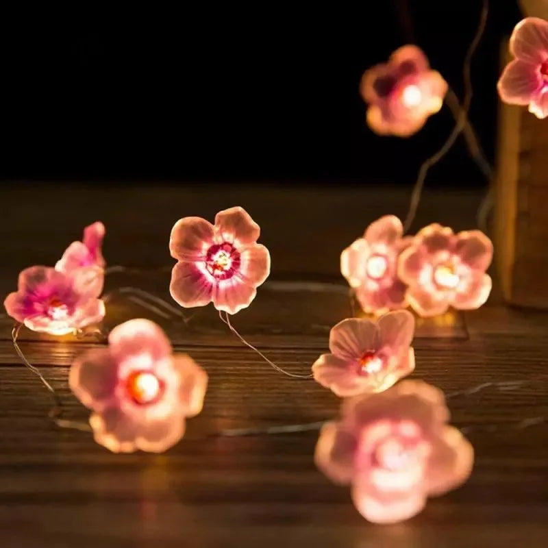 Dekorativ LED-lyskæde med blomster og batteridrift | Floryn