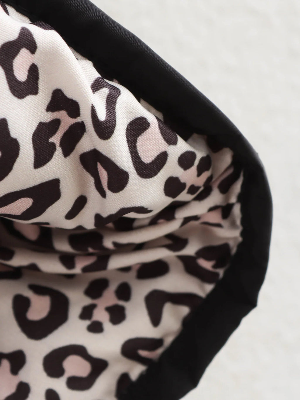 Vintage damejakke med leopardprint knapper polstring og lange ærmer | Géraldine