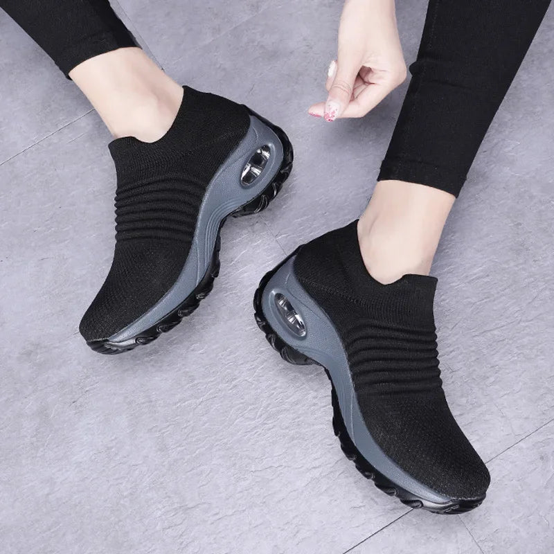 Praktiske slip-on damesko i mesh med gummiydersål | Velise