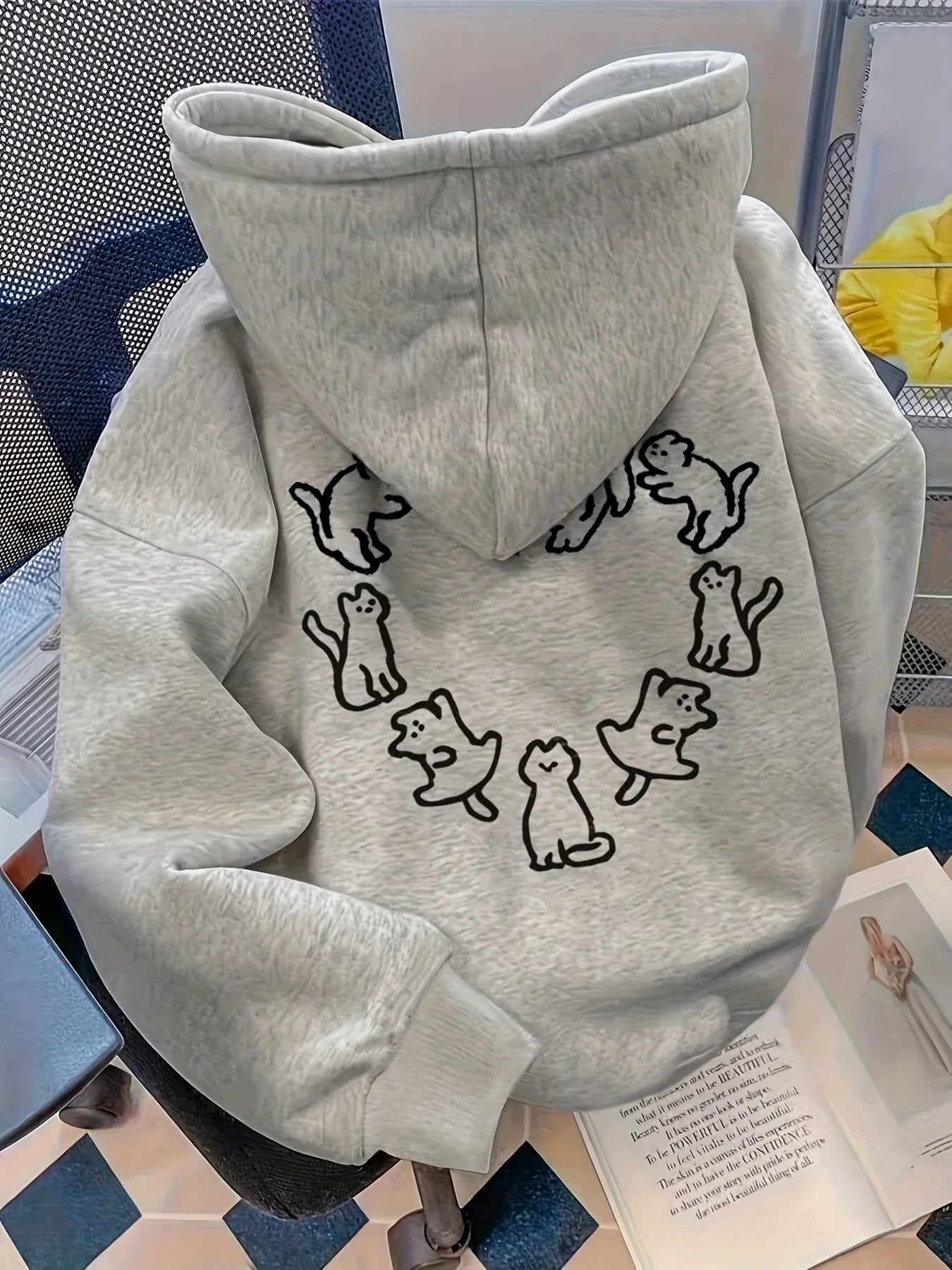 Grå Hoodie med Print – Casual Hættetrøje til Efterår & Vinter Unisex