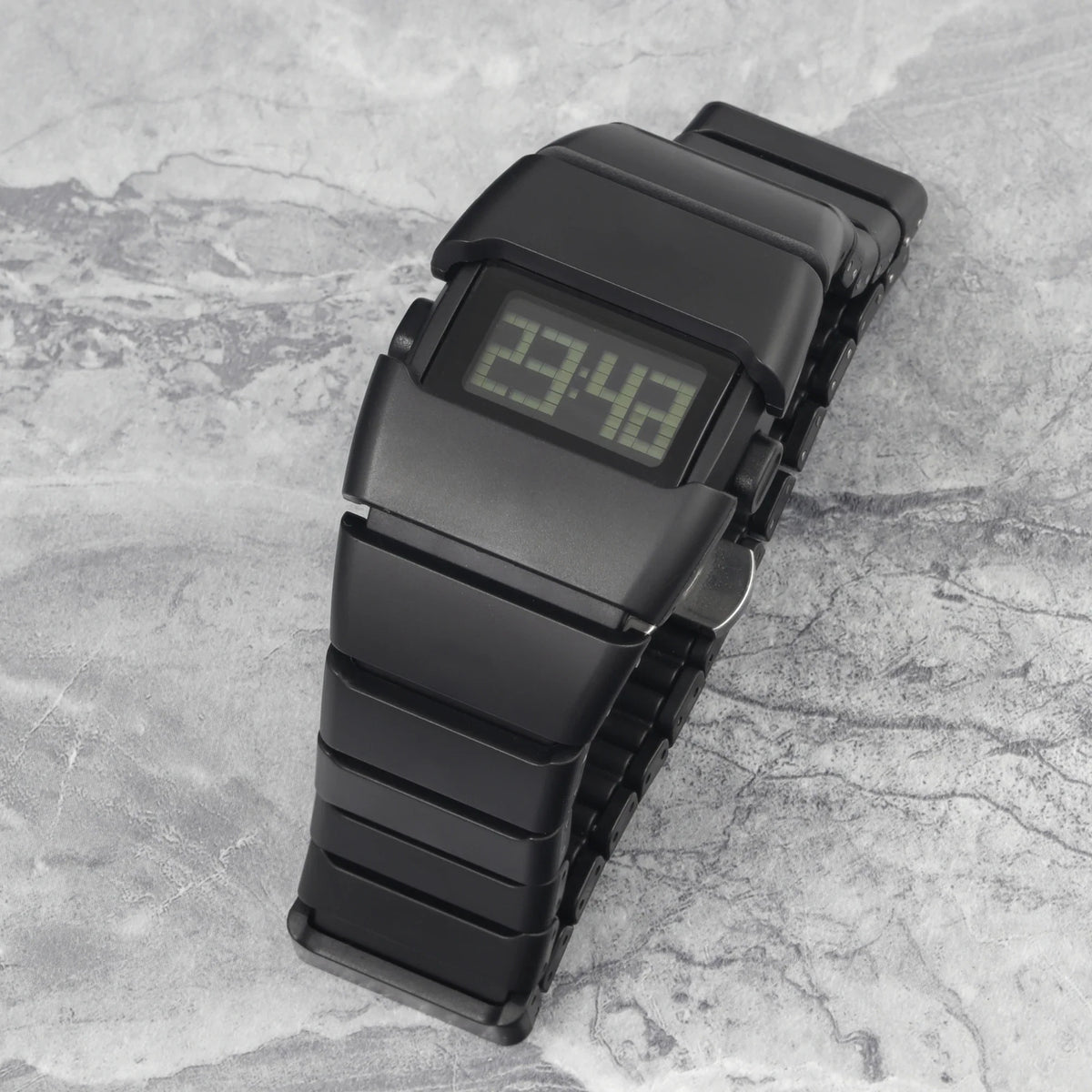 Digitalt LED-ur Med Stødsikkert Design | Ferraro