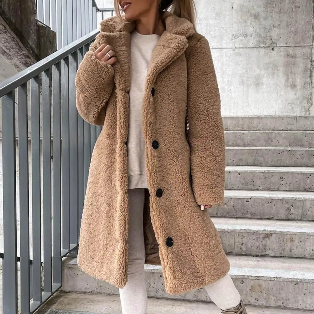 Lang teddy trenchcoat med blød struktur klassisk lukning og varme | Amélie