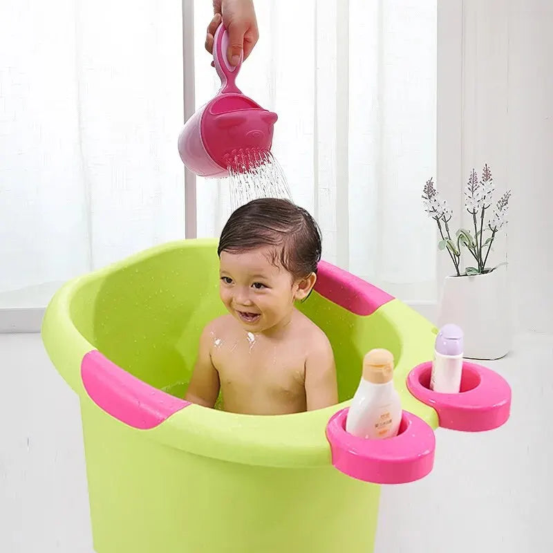 Skyllekop til baby og børn med kontrolleret hårskylning og børnevenligt design | Noa