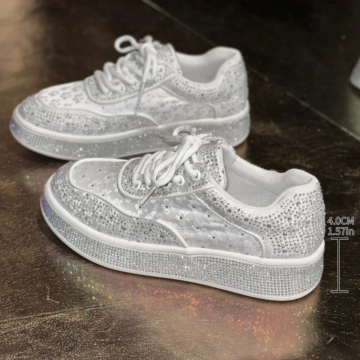 Damskie sneakersy z kwiatami i kryształkami w kolorze srebrnym i różowym | Blossom