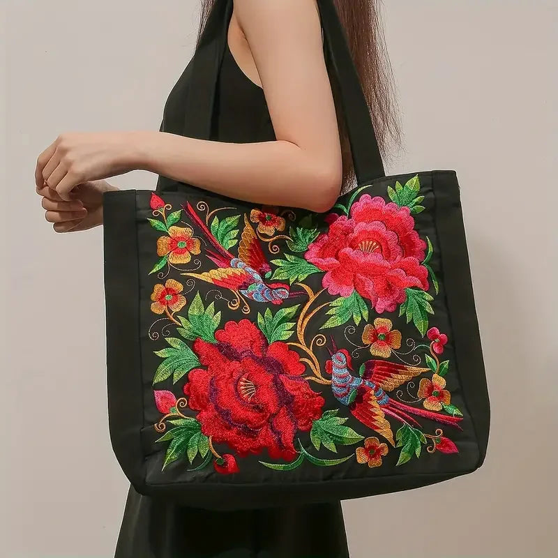 Tote taske med broderi og struktureret canvas design | Estrella