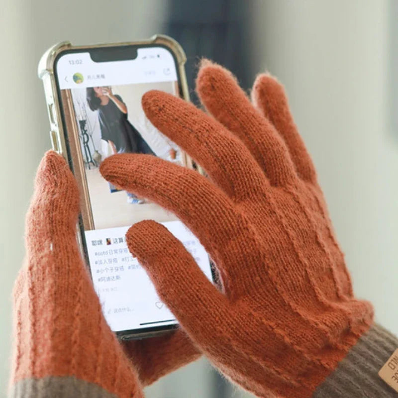 Strikkede unisex vinterhandsker med touchscreen blød plysoverflade og kontrastdetaljer | Patrice