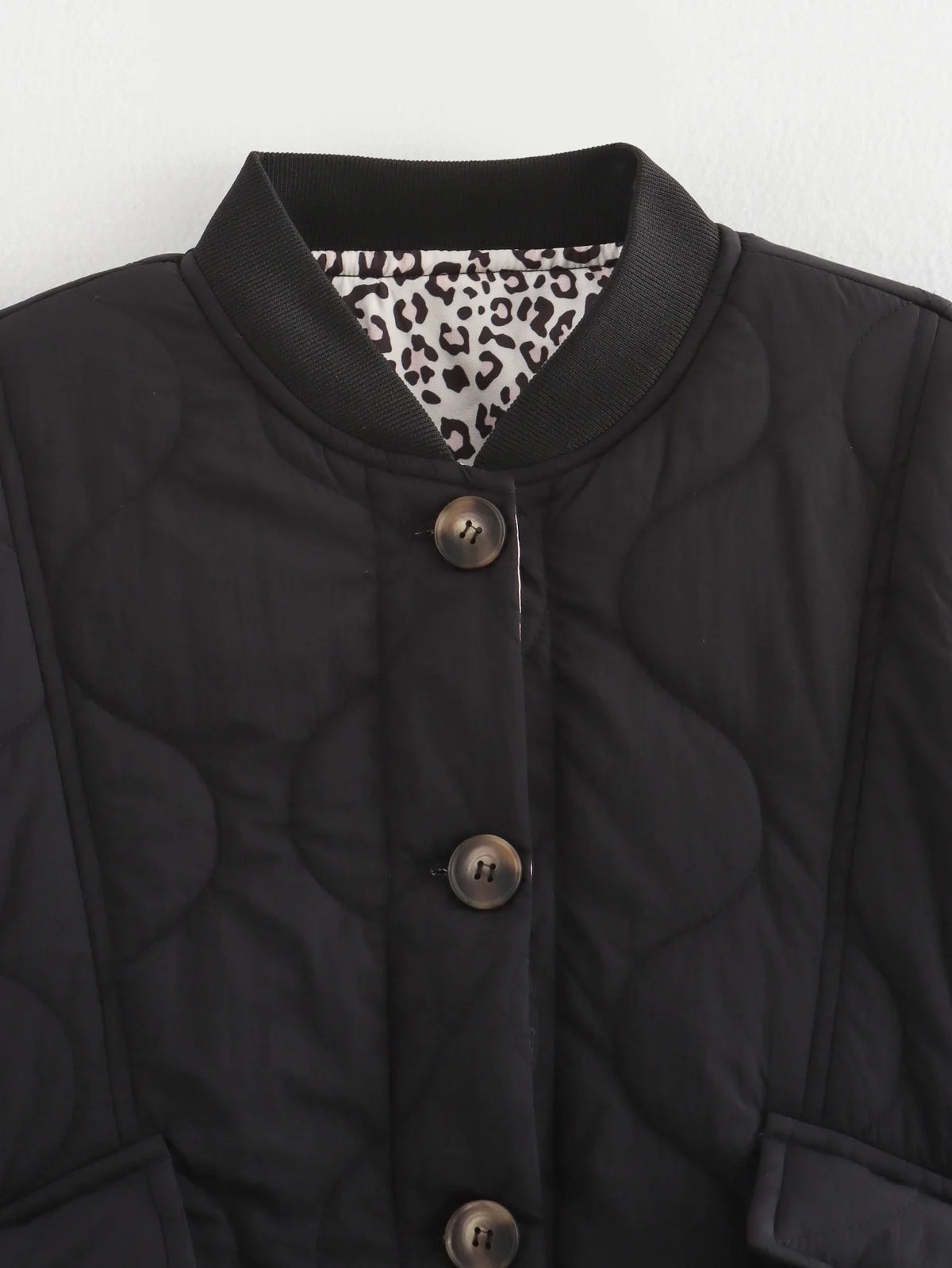 Vintage damejakke med leopardprint knapper polstring og lange ærmer | Géraldine