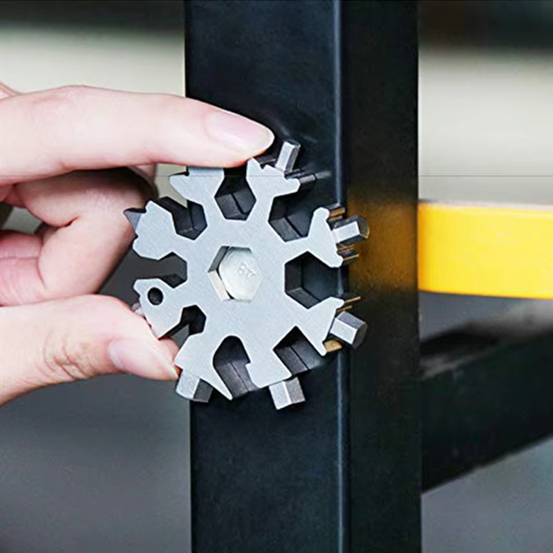 Kompakt 18-w-1 uniwersalny klucz z motywem płatka śniegu |ToolRing