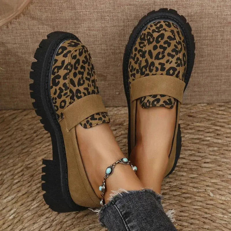 Dame loafers med leopardmønster kraftig plateausål og praktisk slip-on design | Solène
