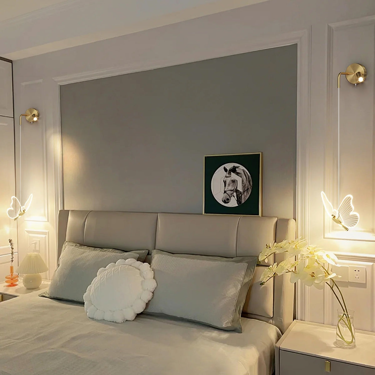 LED væglampe med sommerfugledesign metal akryl guld og vertikal montering | Blanche