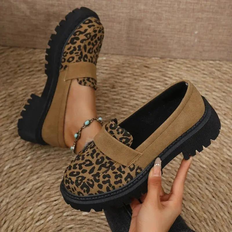 Dame loafers med leopardmønster kraftig plateausål og praktisk slip-on design | Solène