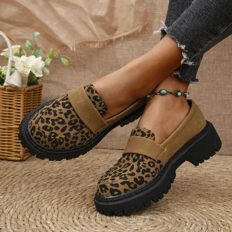 Dame loafers med leopardmønster kraftig plateausål og praktisk slip-on design | Solène