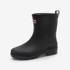Ankelstøvler til kvinder i PVC med slip-on design og lukket tå | Amélie